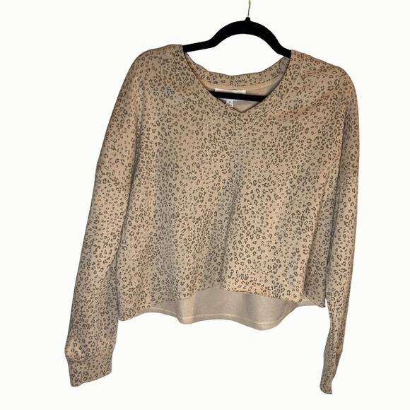 Hippie Rose Cropped Long Sleeve Leopard Medium Sweater Size Medium - Picture 1 of 9